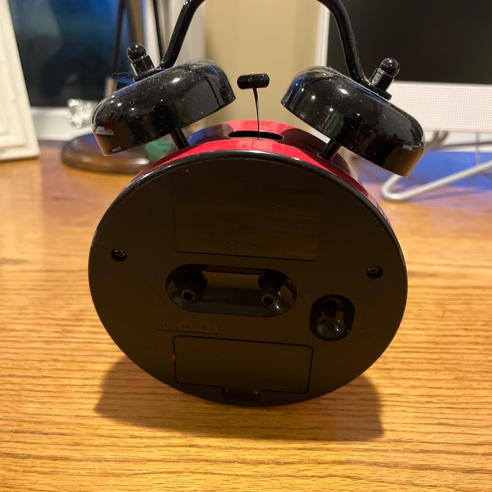 Mickey Mouse clock - Picture 2 of 2
